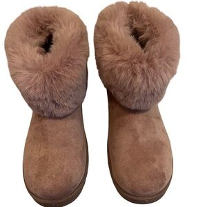 Like New Beautiful SO mauve faux fur boots